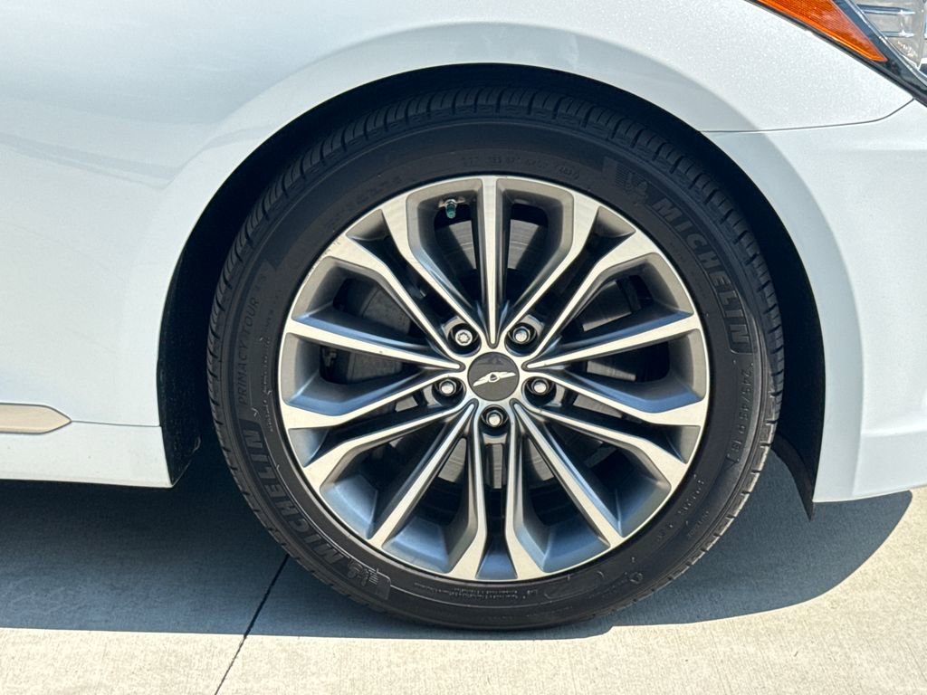 Used 2015 Hyundai Genesis 3.8 w/ Option Group 03 AWD/4WD image 10