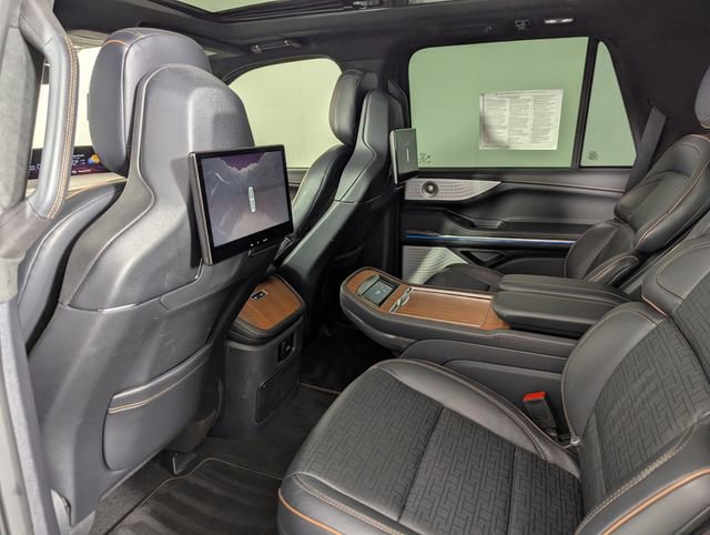 Used 2025 Lincoln Navigator Black Label image 25