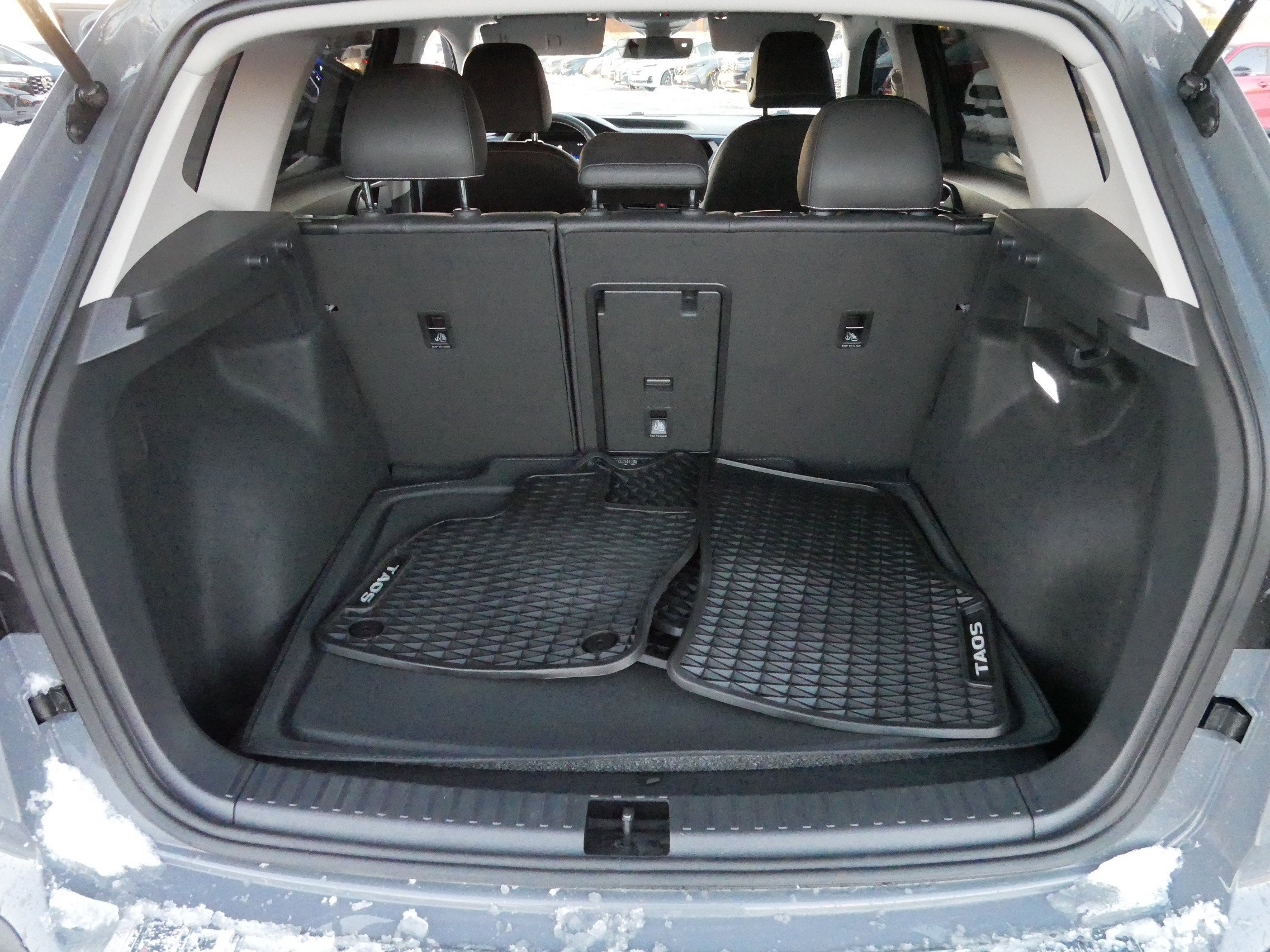 Used 2024 Volkswagen Taos SE image 18