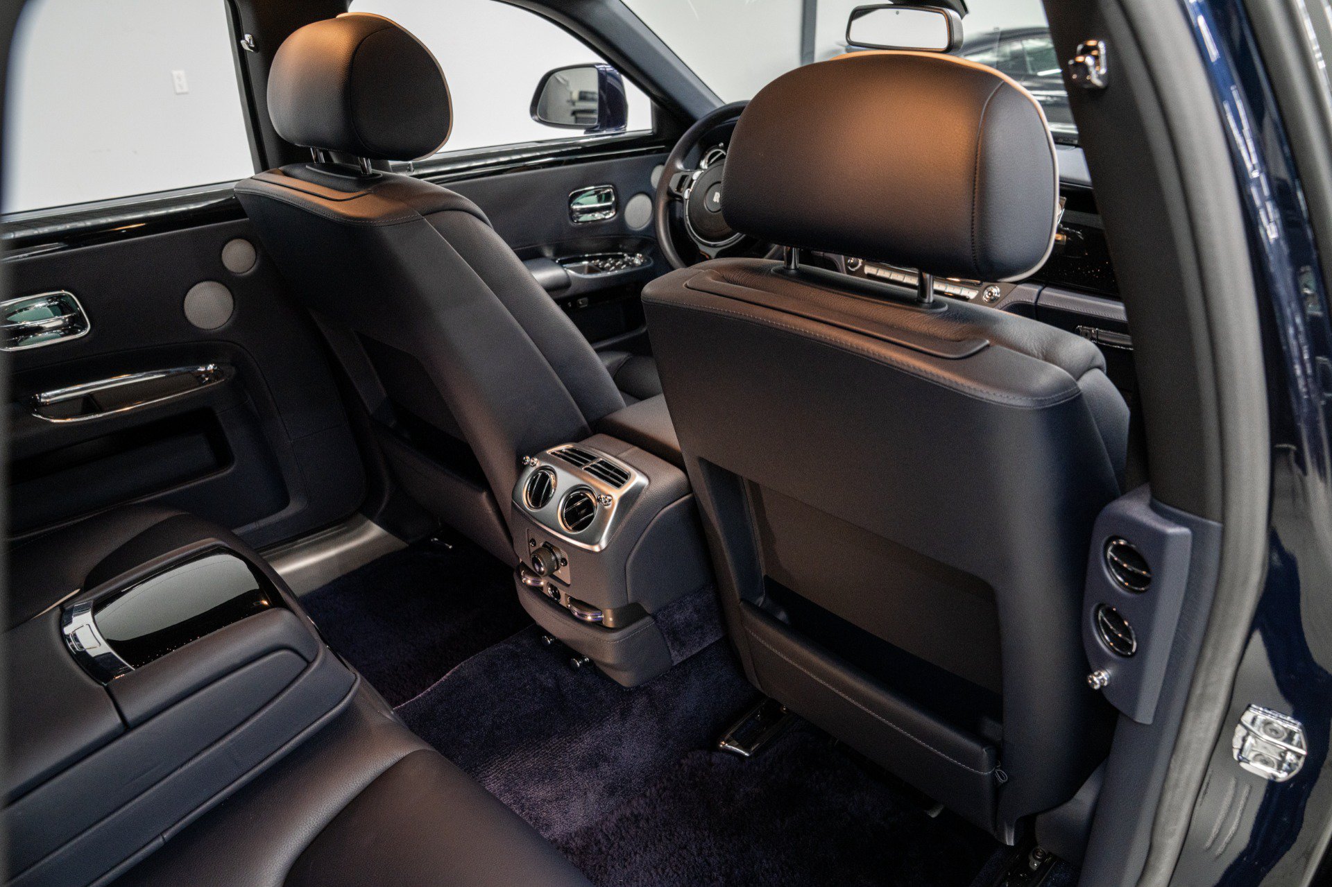 Used 2020 Rolls-Royce Ghost RWD image 28