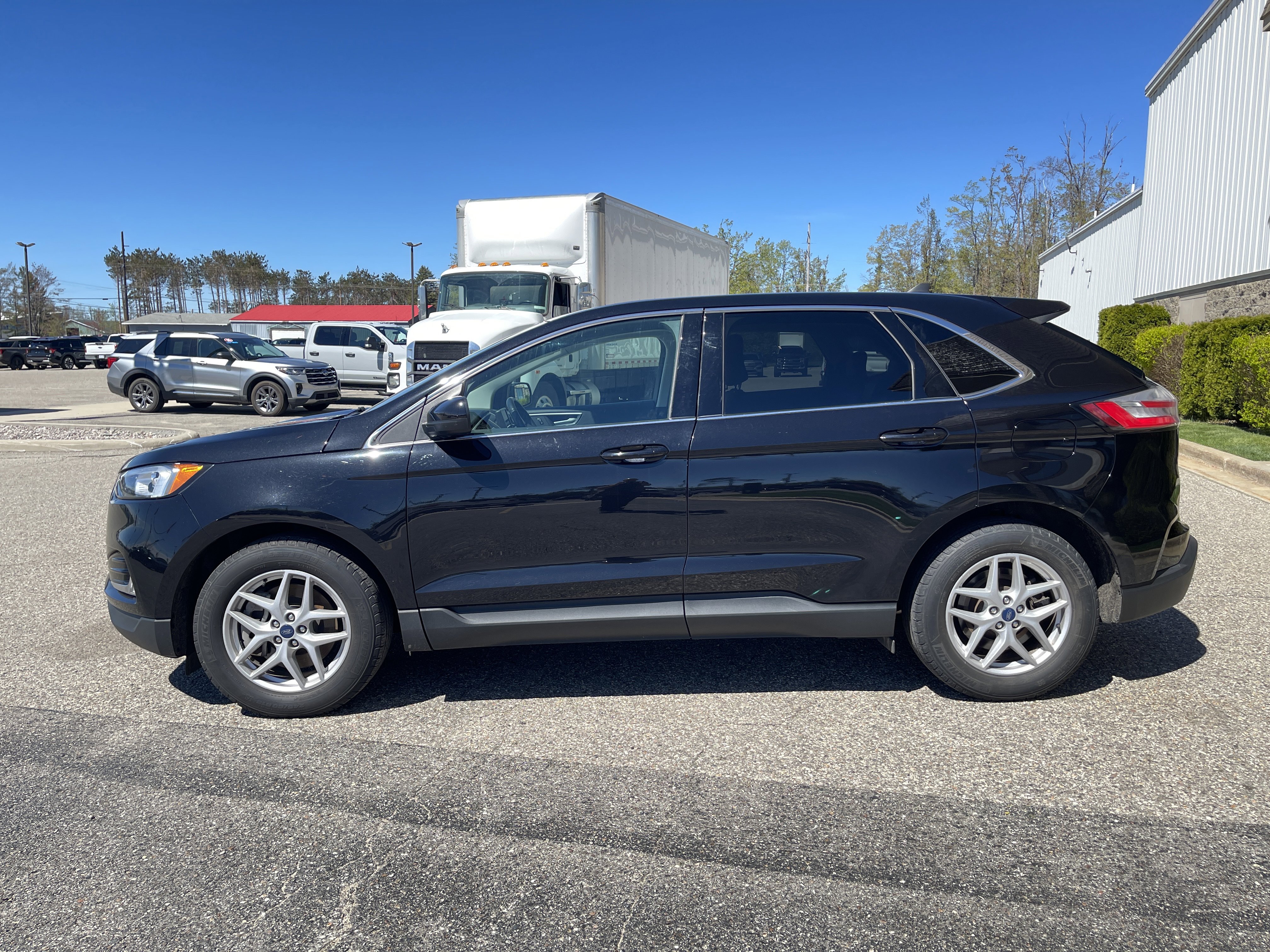 Certified 2021 Ford Edge SEL w/ Convenience Package AWD/4WD image 7