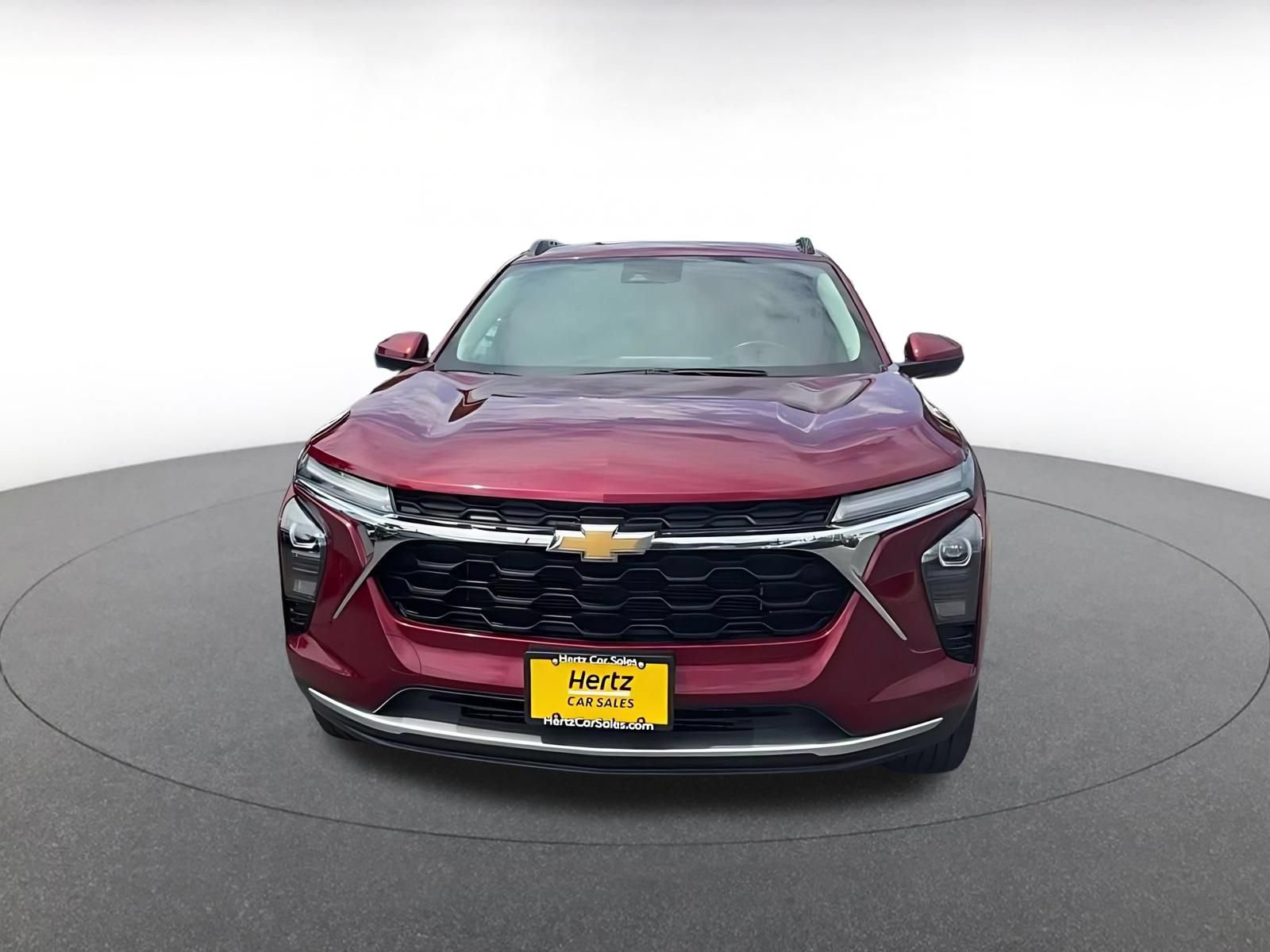 Used 2025 Chevrolet Trax LT w/ LT Convenience Package FWD image 4