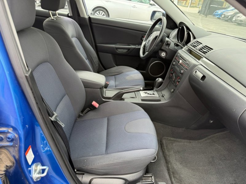 Used 2005 MAZDA MAZDA3 s w/ Moonroof & 6-CD Pkg FWD image 27