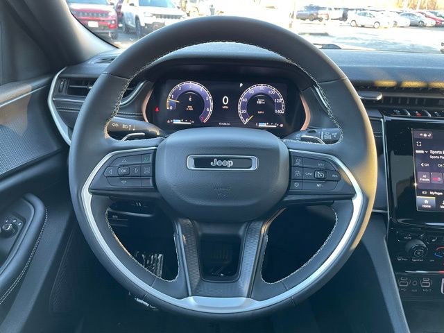 Used 2023 Jeep Grand Cherokee L Laredo image 15