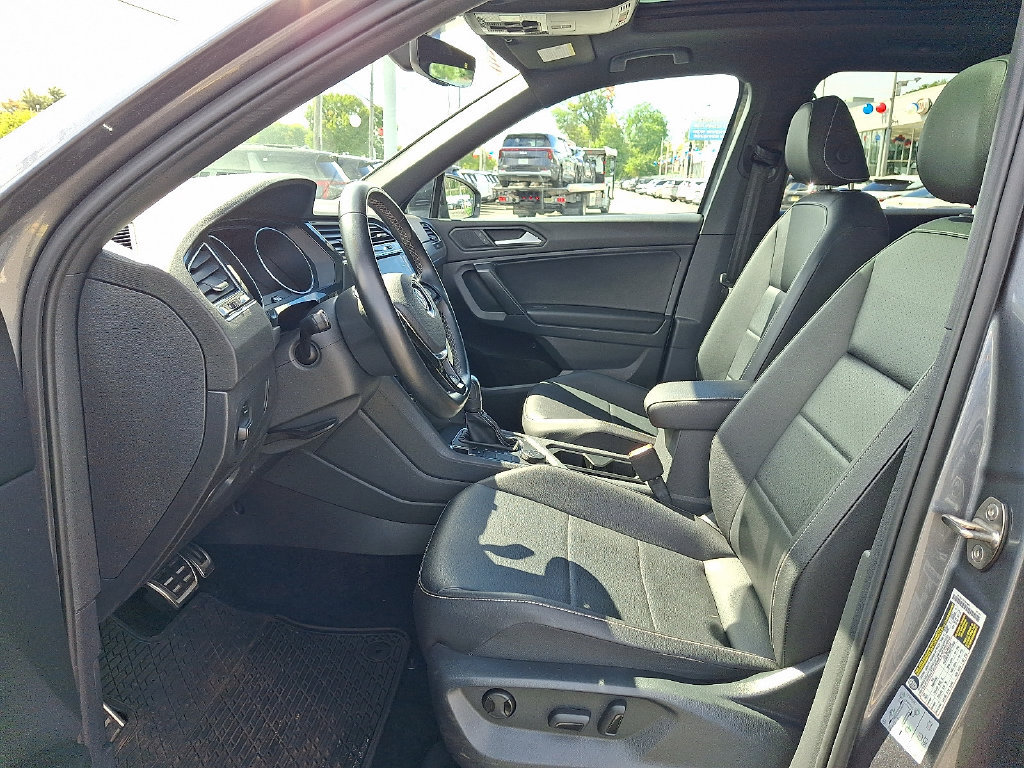 Used 2021 Volkswagen Tiguan SE R-Line AWD/4WD image 14