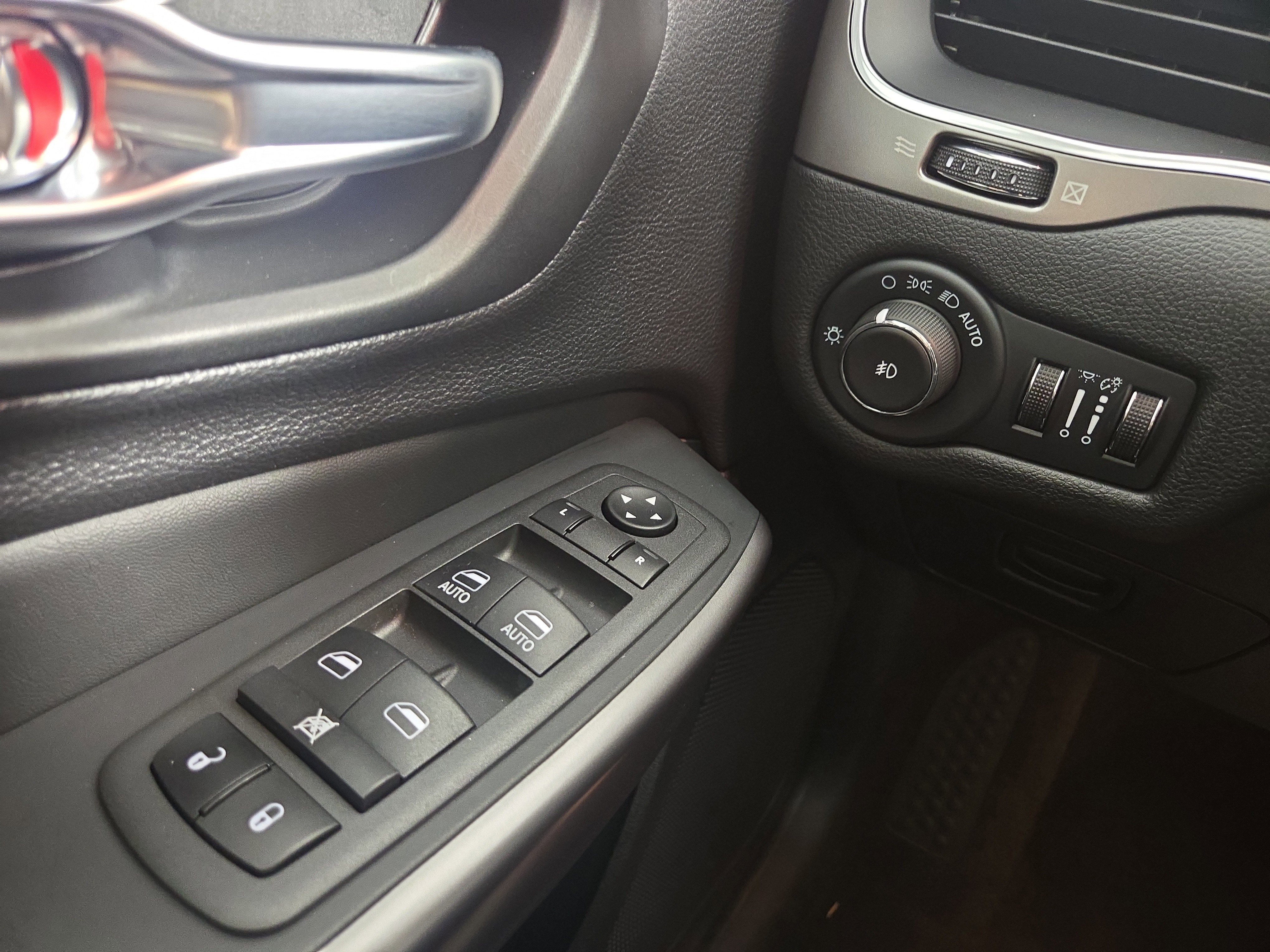 Certified 2022 Jeep Cherokee Latitude Lux image 30