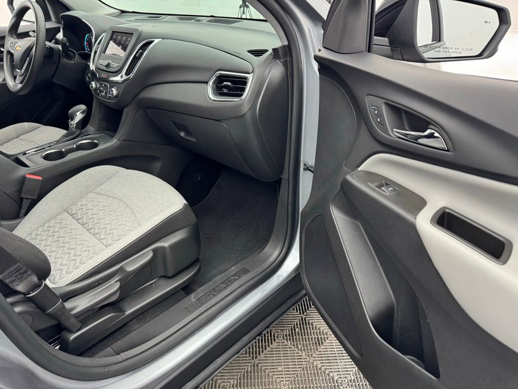 Used 2023 Chevrolet Equinox LS w/ LS Convenience Package image 28