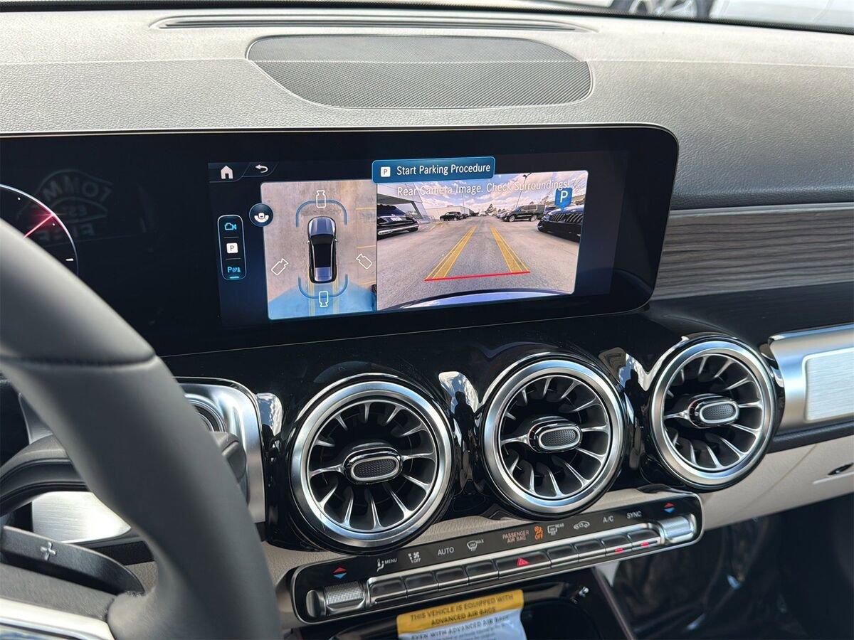 New 2026 Mercedes-Benz GLB 250 image 18