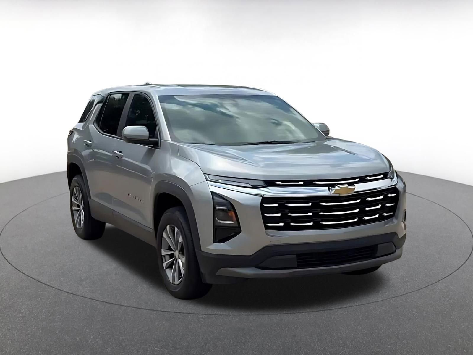 Used 2025 Chevrolet Equinox LT FWD image 3