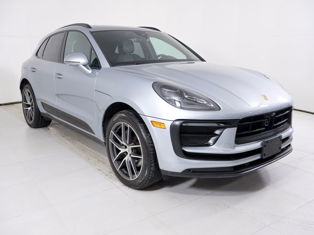 Certified 2024 Porsche Macan w/ Premium Plus Package image 40