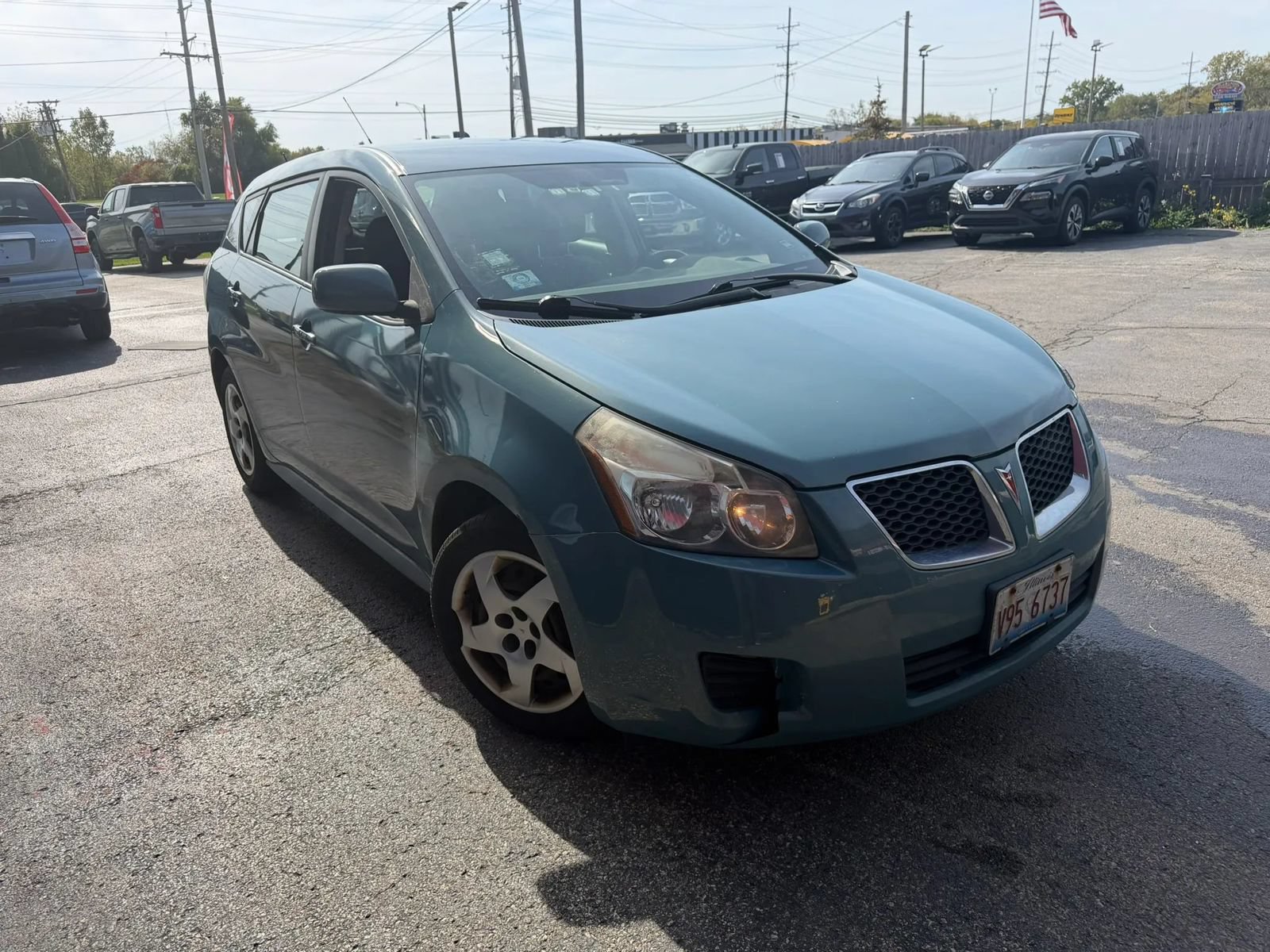 Used 2009 Pontiac Vibe w/ Preferred Package FWD image 2