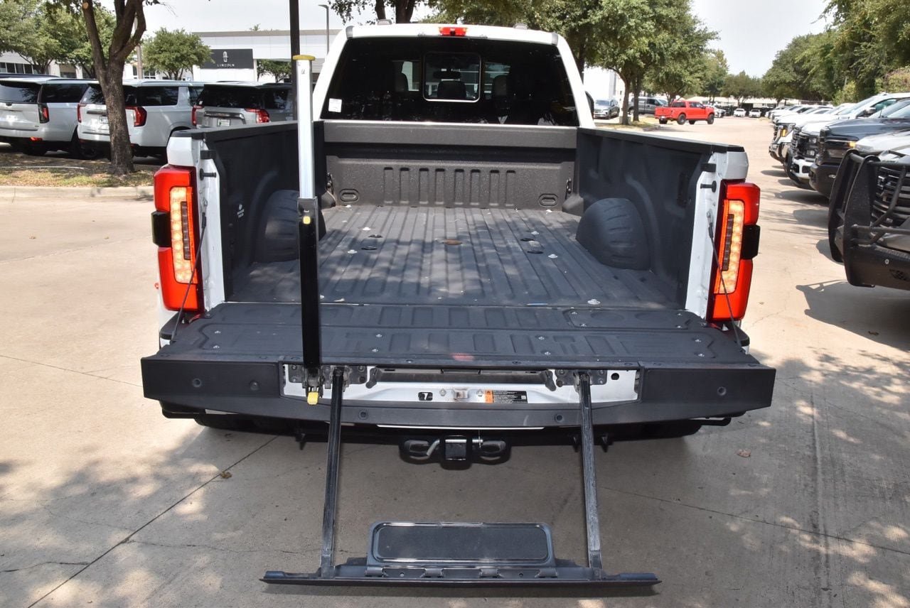 Used 2023 Ford F450 Platinum w/ FX4 Off-Road Package AWD/4WD image 40