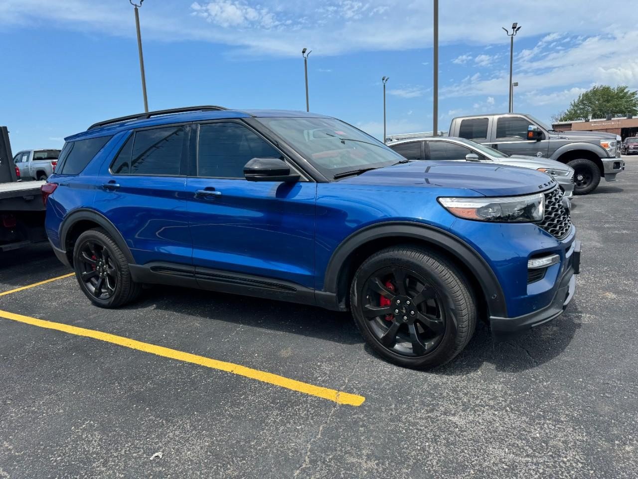Used 2021 Ford Explorer ST w/ Equipment Group 401A AWD/4WD image 2