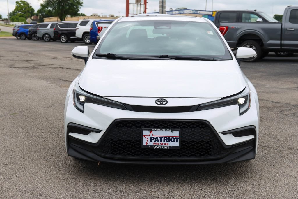 Used 2024 Toyota Corolla SE w/ SE Premium Package FWD image 2