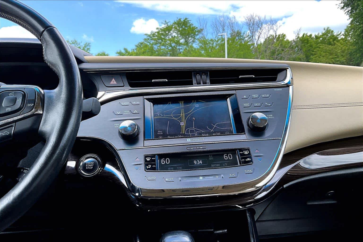 Used 2013 Toyota Avalon Limited w/ Technology Pkg FWD image 36