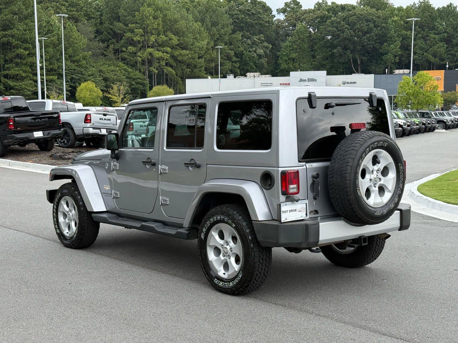 Used 2014 Jeep Wrangler Unlimited Sahara w/ Max Tow Package AWD/4WD image 3