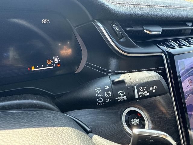 Used 2023 Jeep Grand Cherokee Limited AWD/4WD image 33