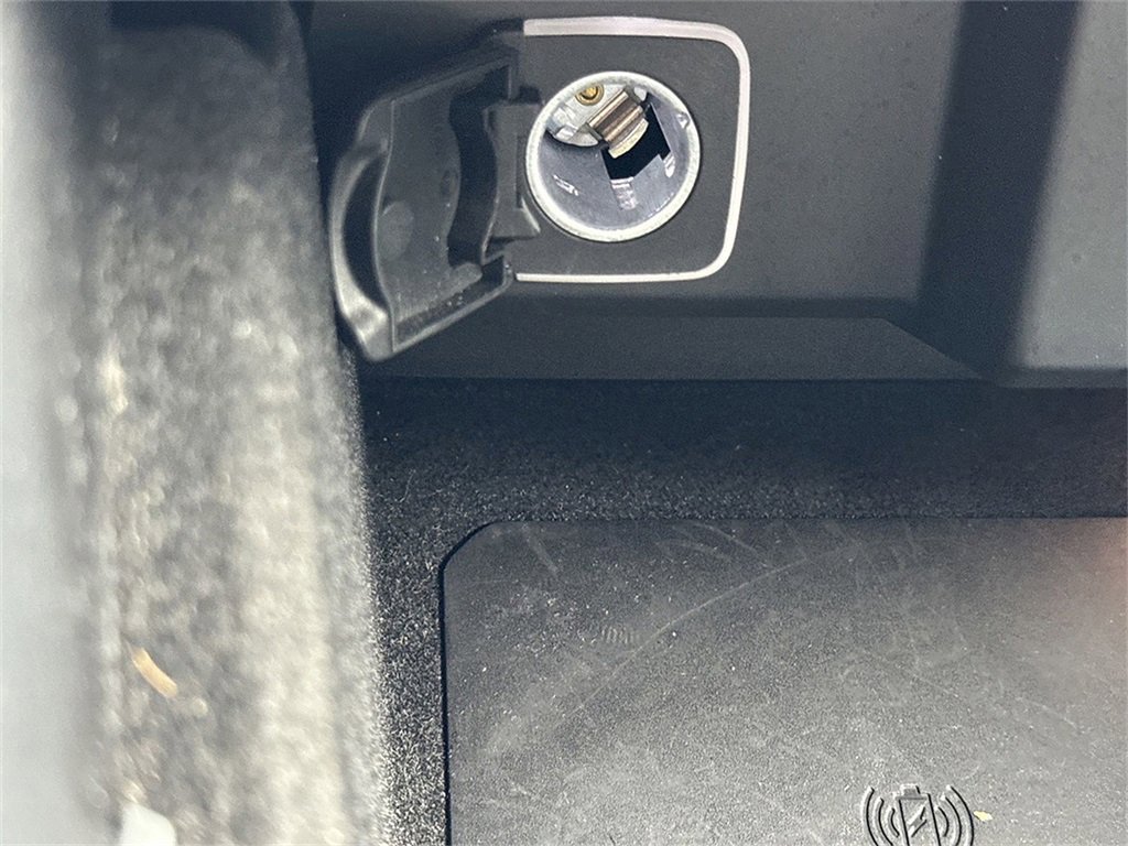 Used 2023 Jeep Wagoneer L Series II image 8