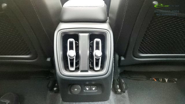 Used 2024 Volvo XC40 B5 Plus w/ Protection Package Premier AWD/4WD image 56
