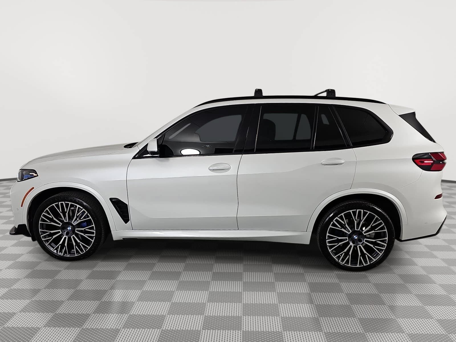 Used 2025 BMW X5 sDrive40i w/ M Sport Package RWD image 5
