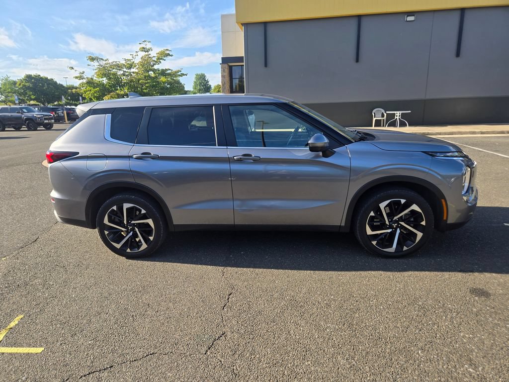 Used 2024 Mitsubishi Outlander SE AWD/4WD image 8