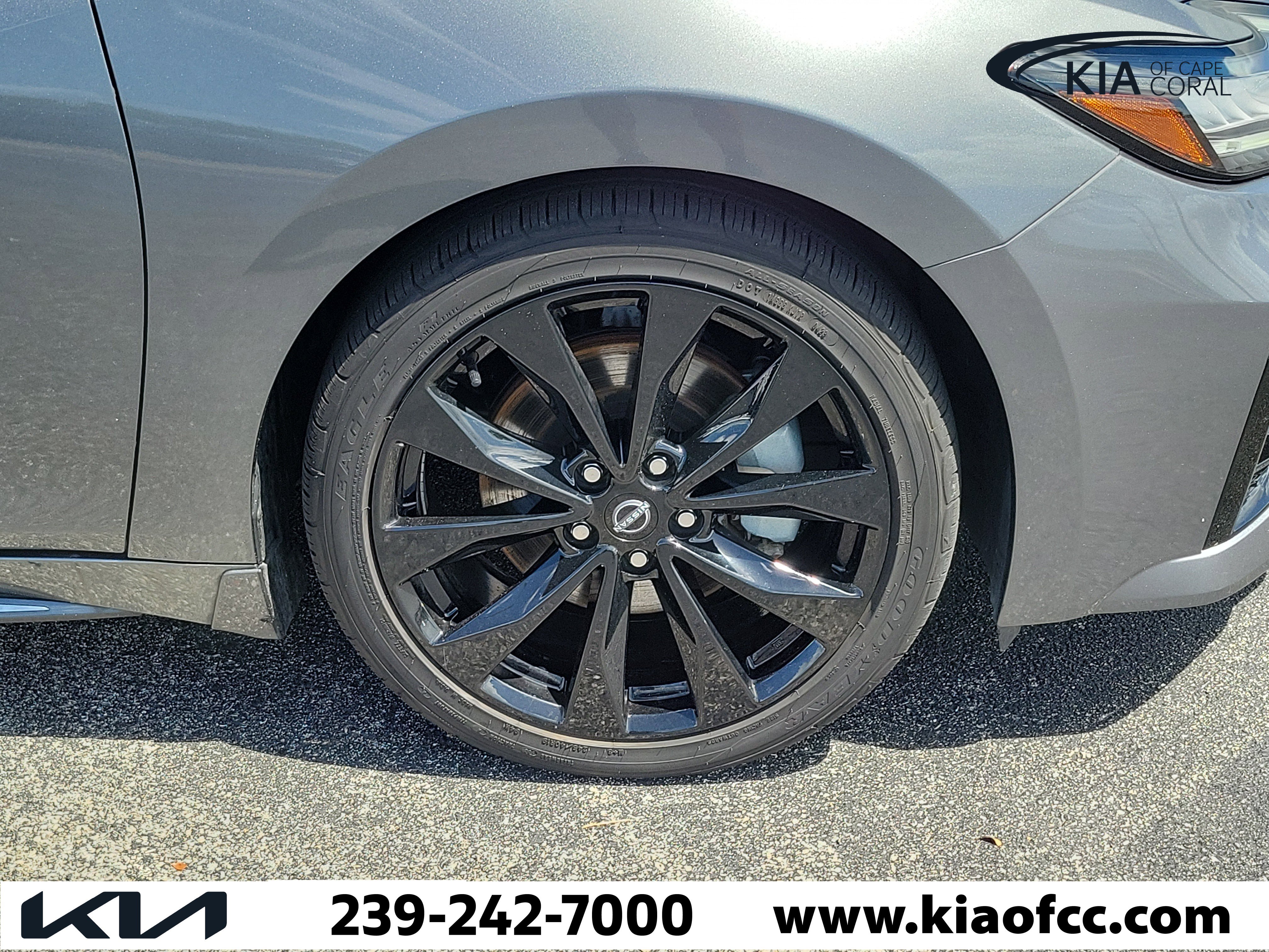 Used 2023 Nissan Maxima SR w/ Sport Mat Group image 7