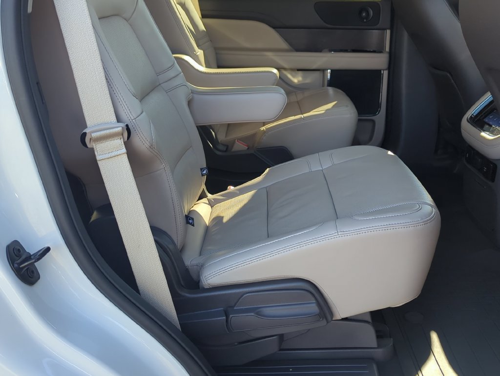 Used 2024 Lincoln Navigator Reserve AWD/4WD image 28