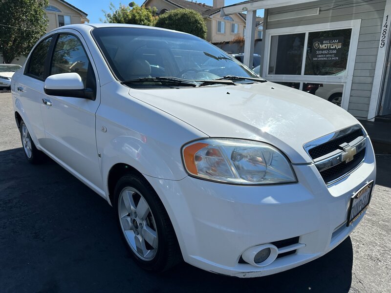 Used 2008 Chevrolet Aveo LT FWD image 3