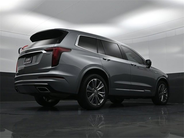 Used 2025 Cadillac XT6 Premium Luxury image 31