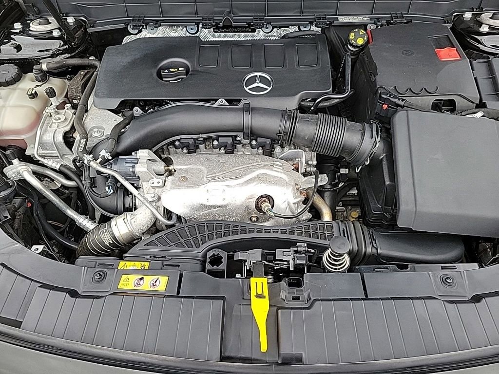 Used 2022 Mercedes-Benz GLB 250 4MATIC image 34