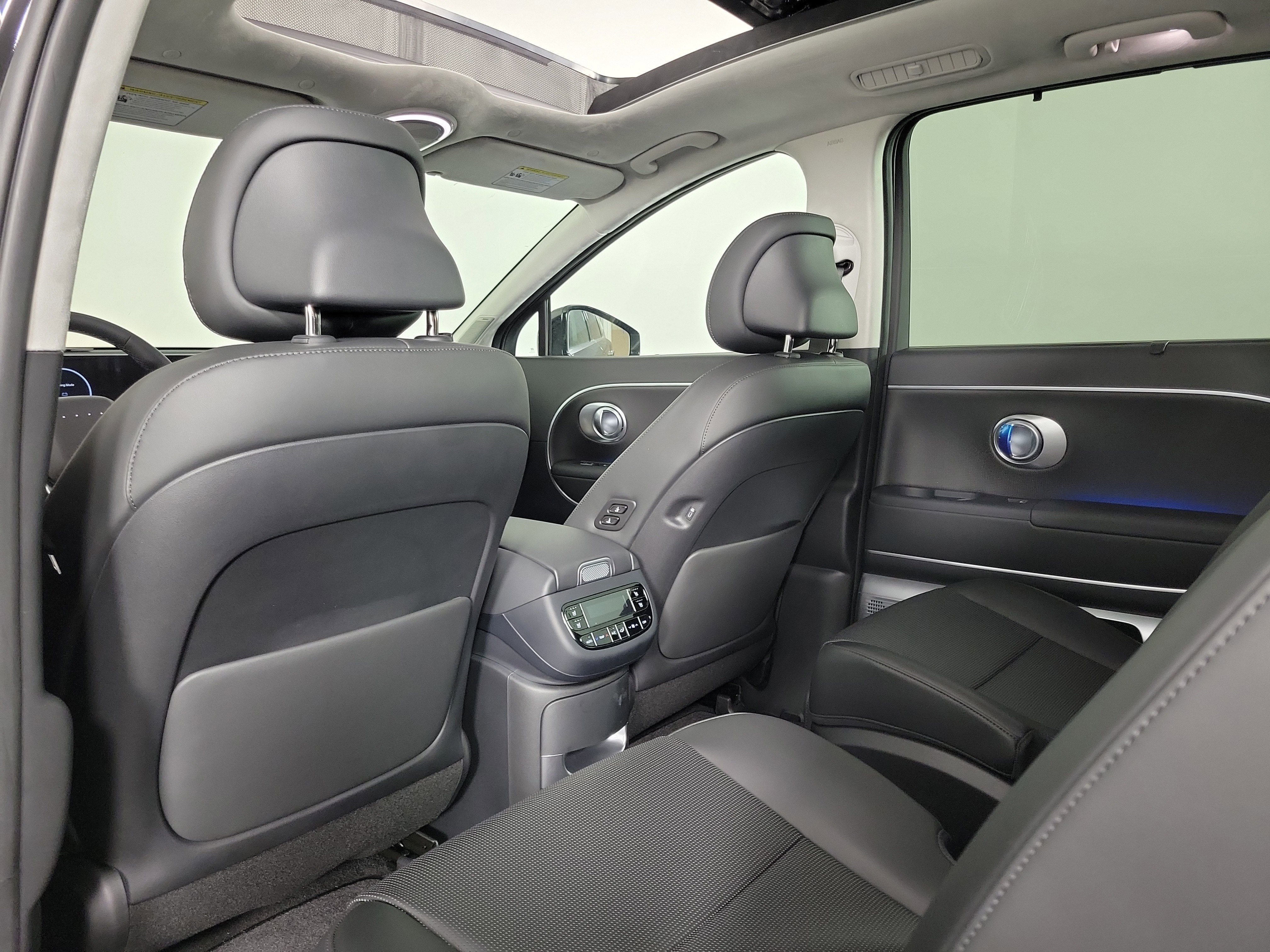 New 2026 Hyundai Ioniq 9 Calligraphy image 34