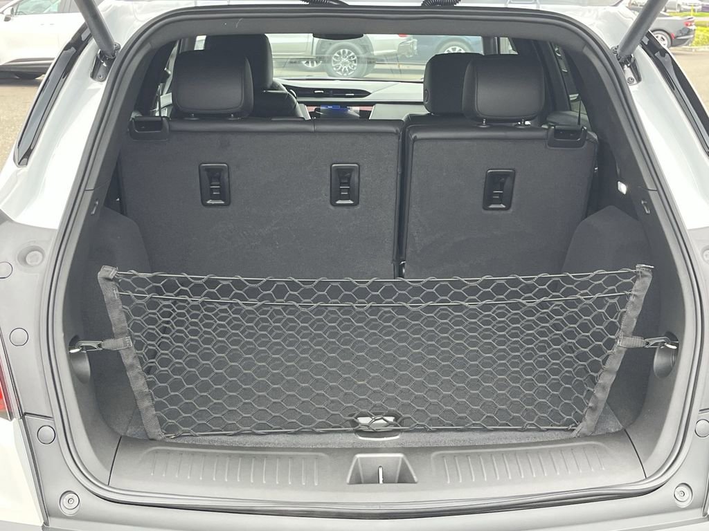 New 2026 Cadillac XT5 Luxury w/ LPO, ONYX Package image 18