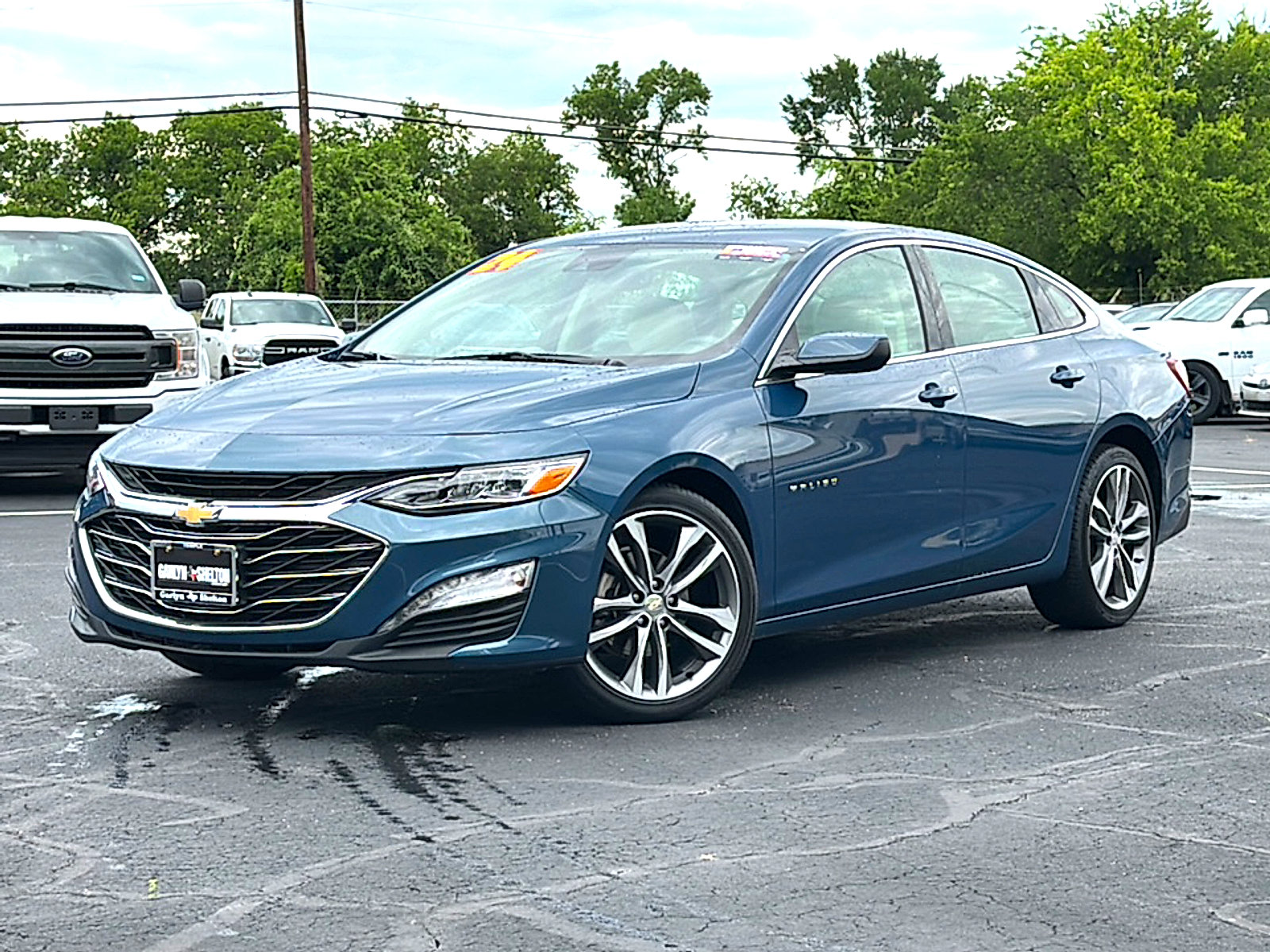 Used 2024 Chevrolet Malibu LT image 2