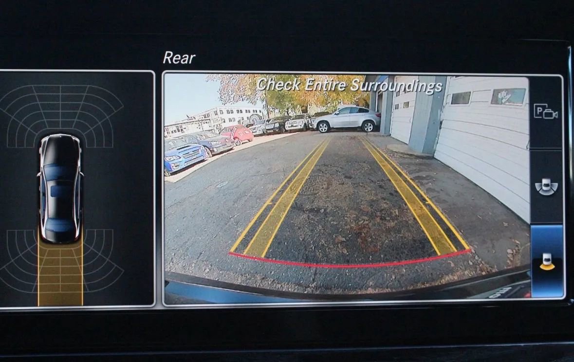 Used 2017 Mercedes-Benz E 300 4MATIC image 21