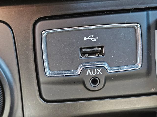 Used 2023 Jeep Renegade Altitude w/ Sun/Sound Group AWD/4WD image 36