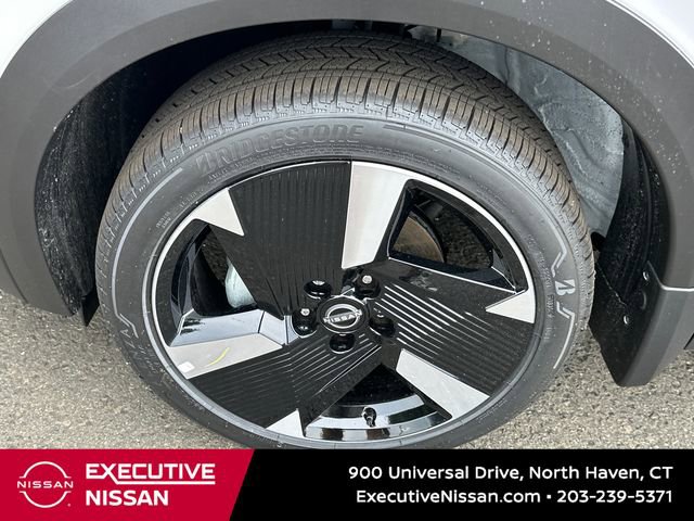 Used 2025 Nissan Kicks SR w/ Interior Electronics Package FWD image 8