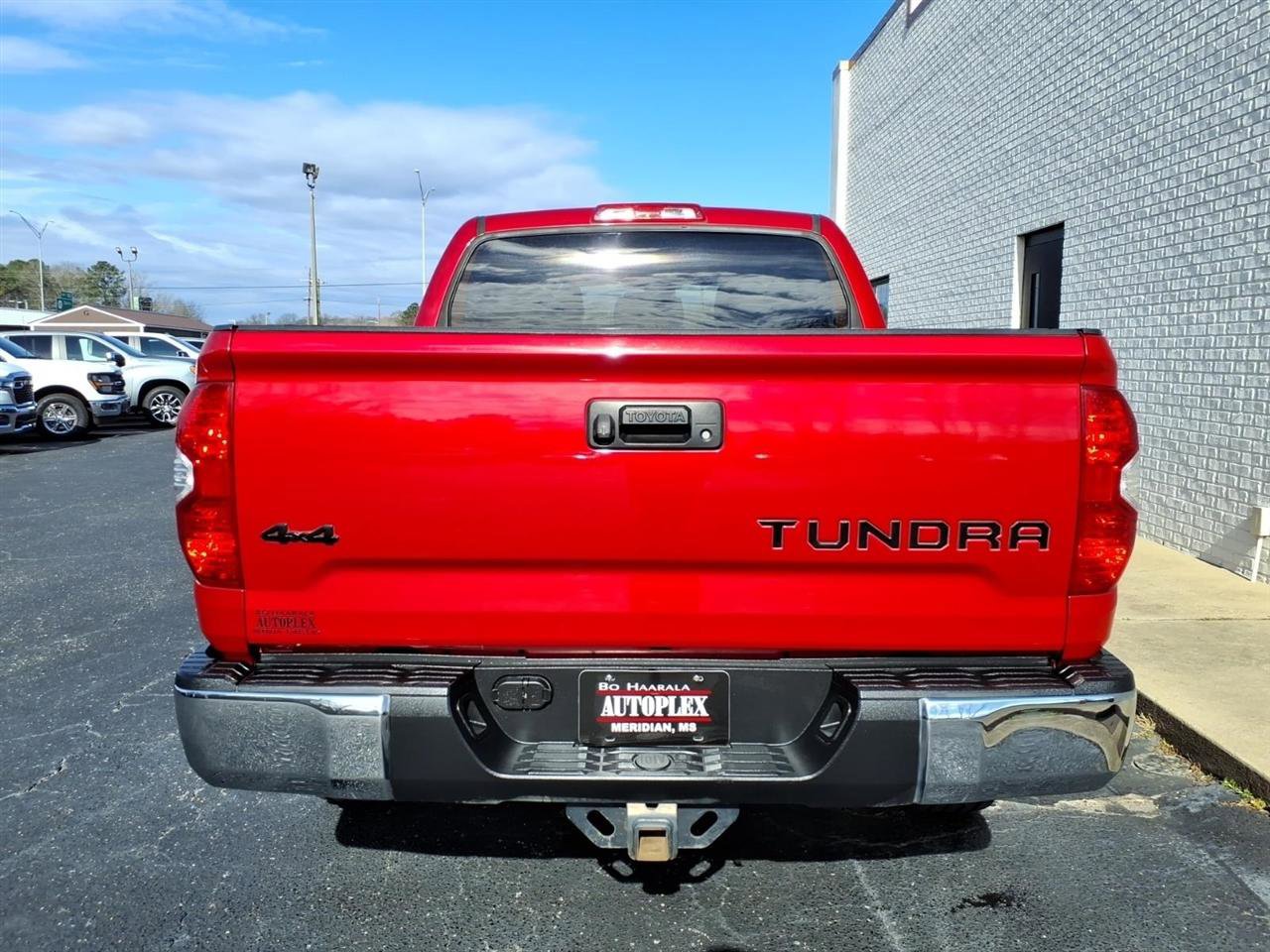 Used 2019 Toyota Tundra SR5 w/ SR5 Upgrade Package image 4