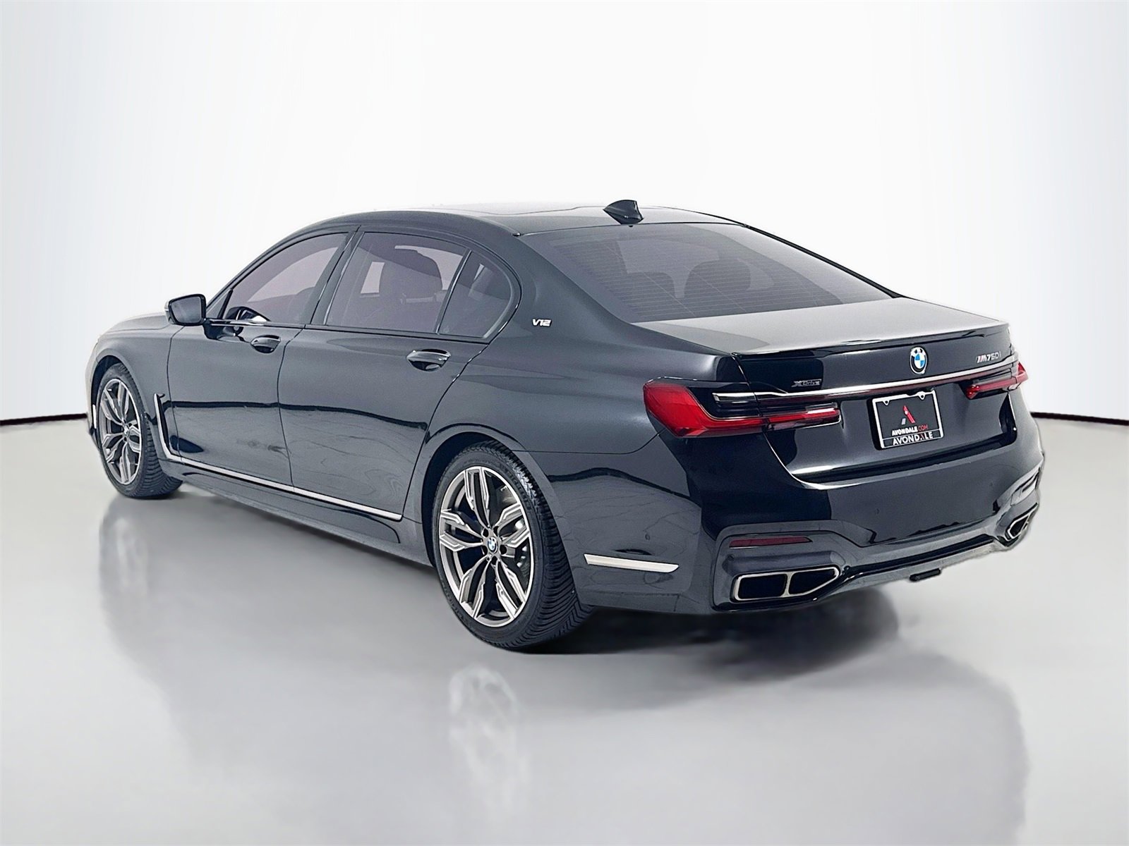Used 2020 BMW M760i xDrive w/ Luxury Rear Seating Package image 5