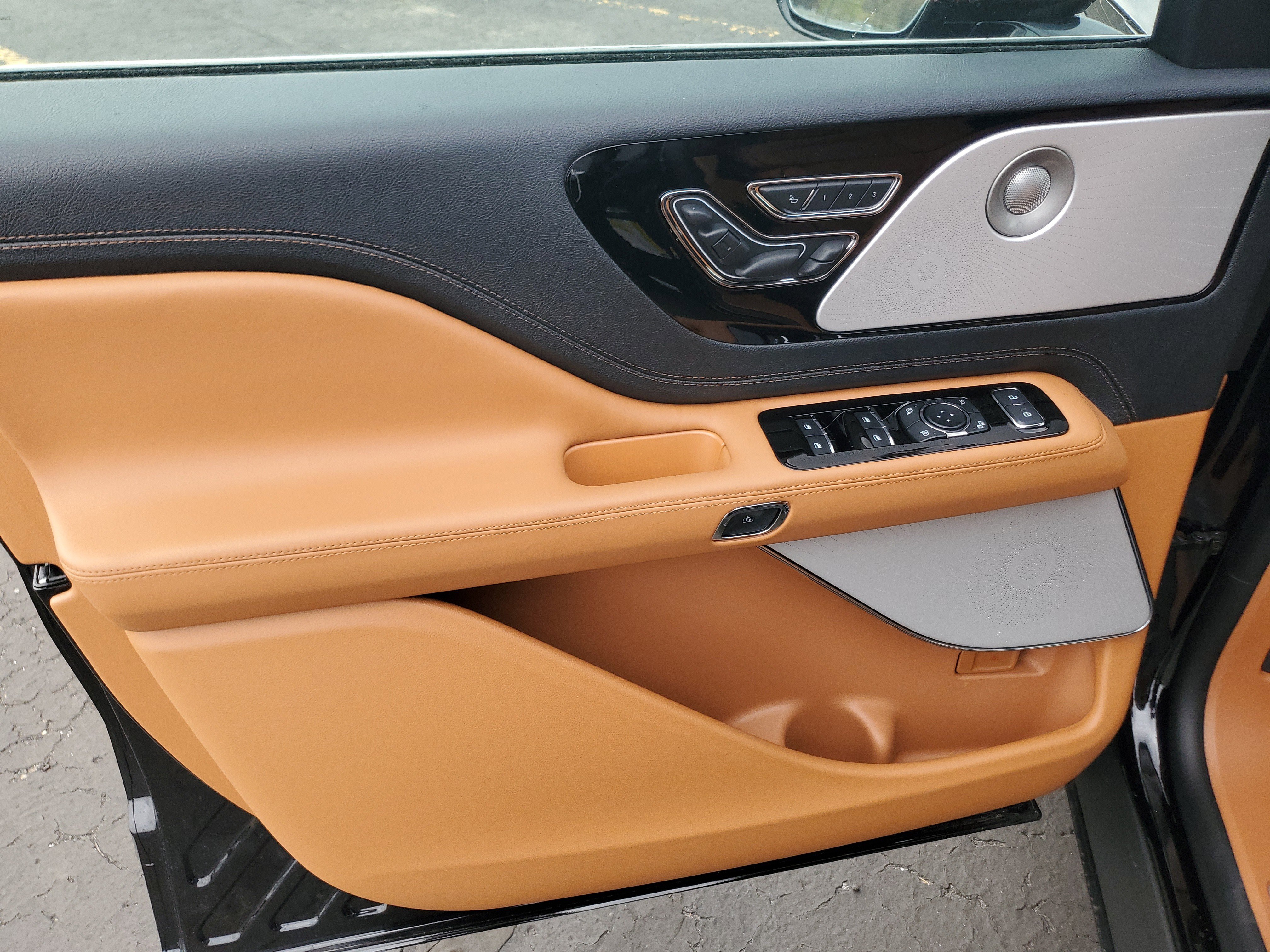 New 2026 Lincoln Aviator Black Label AWD/4WD image 8