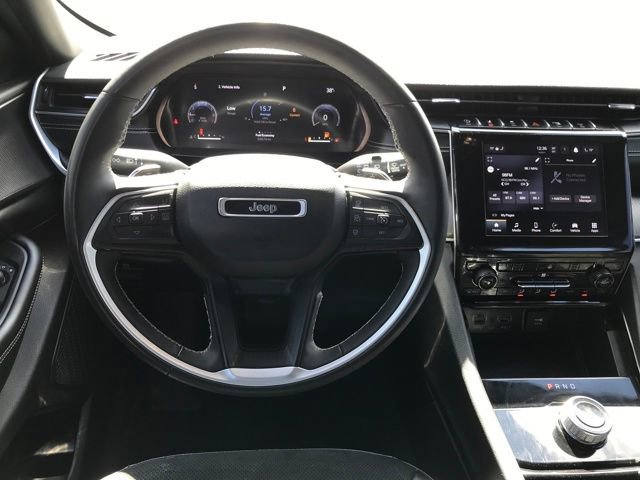 Used 2023 Jeep Grand Cherokee Altitude AWD/4WD image 7