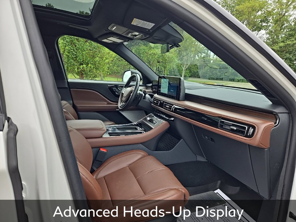 Used 2025 Lincoln Aviator Reserve w/ Equipment Group 201A AWD/4WD image 13