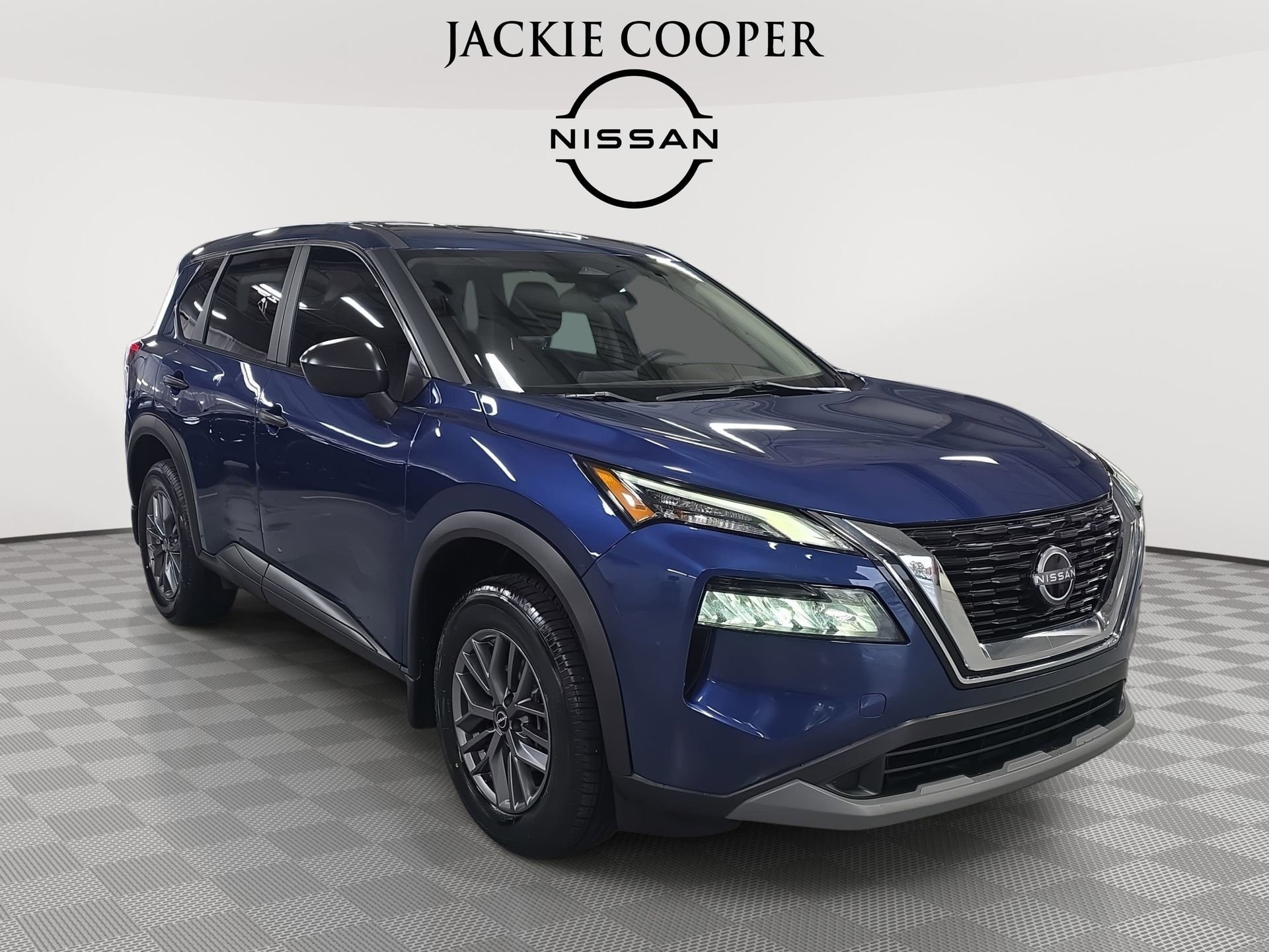 Used 2023 Nissan Rogue S image 3