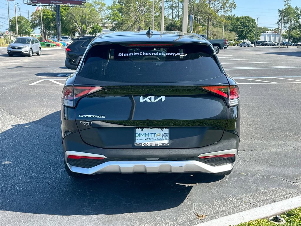 Used 2025 Kia Sportage LX FWD image 6