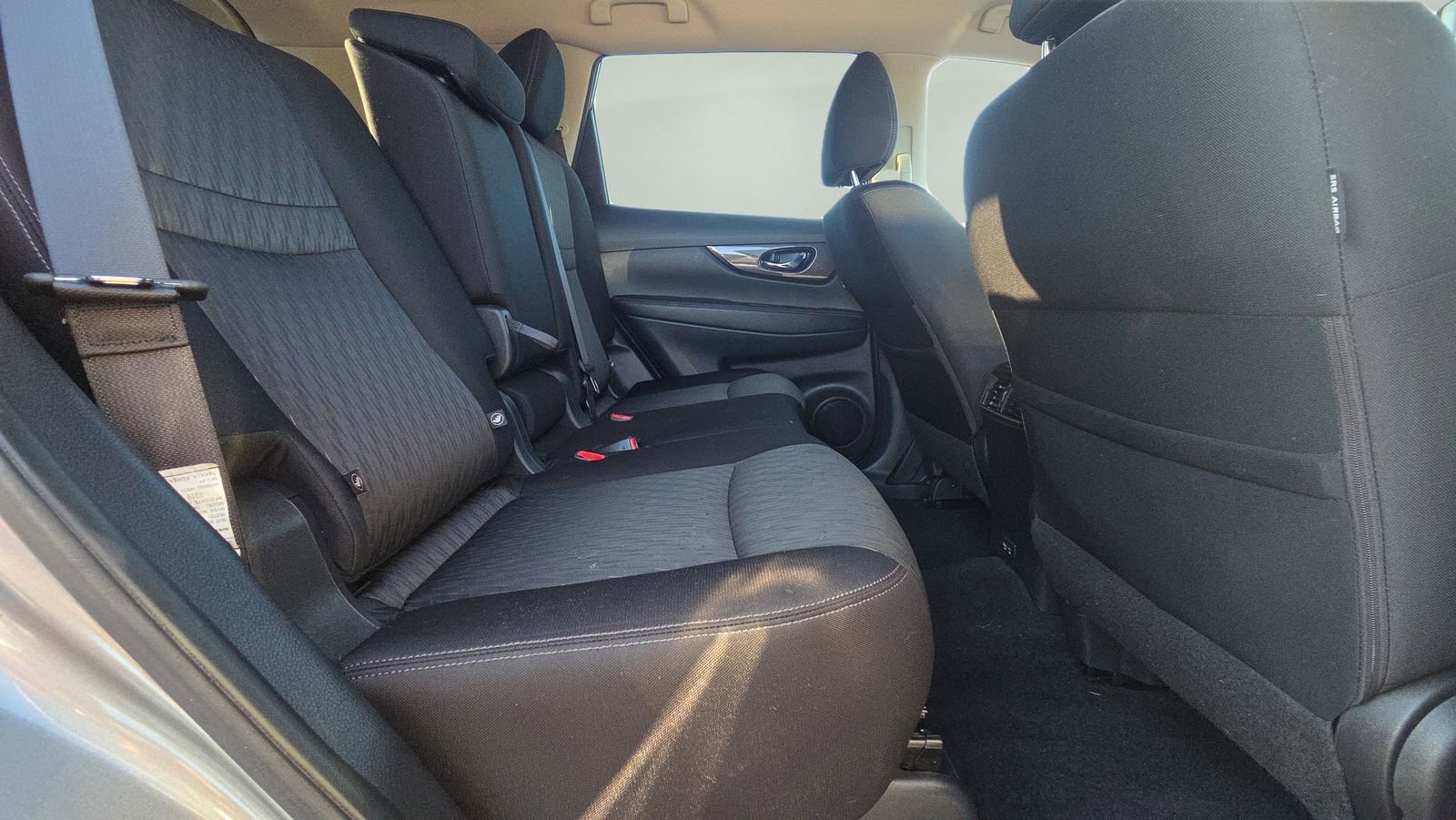 Used 2019 Nissan Rogue SV w/ Premium Package image 14