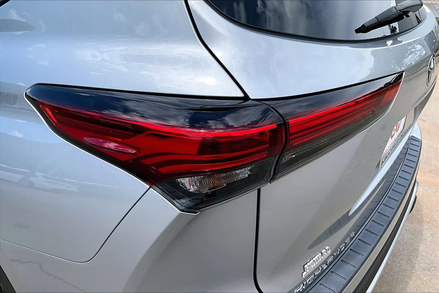 Used 2023 Toyota Highlander XSE FWD image 29