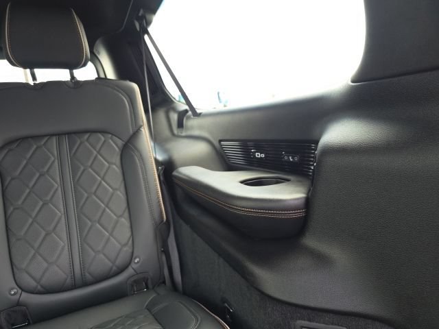 Used 2025 Jeep Grand Wagoneer L Series III w/ Rear Seat Video Group 1 AWD/4WD image 42
