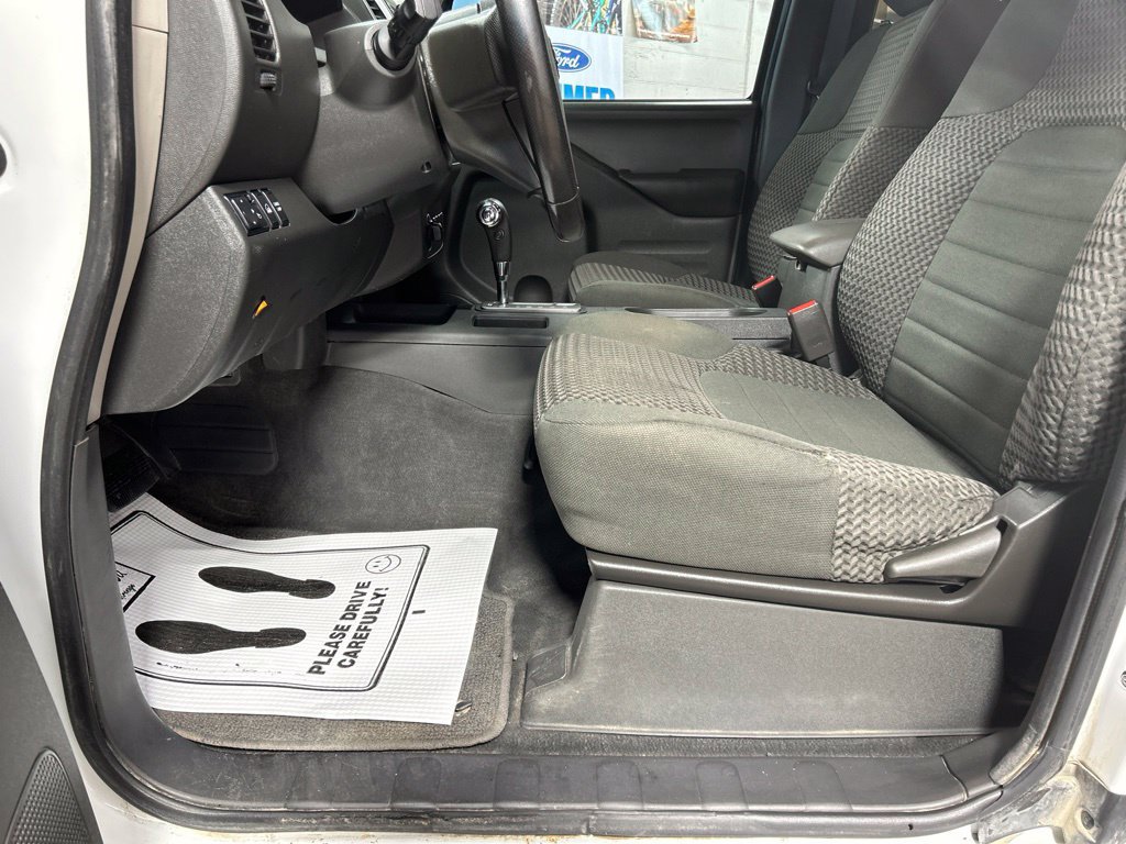 Used 2019 Nissan Frontier SV w/ Value Truck Package AWD/4WD image 16