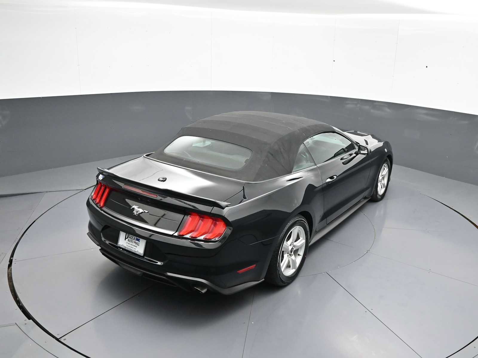 Used 2019 Ford Mustang Convertible RWD image 39