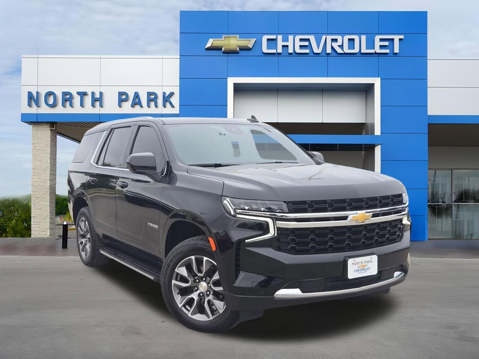Used 2024 Chevrolet Tahoe LS w/ Driver Alert Package AWD/4WD image 1