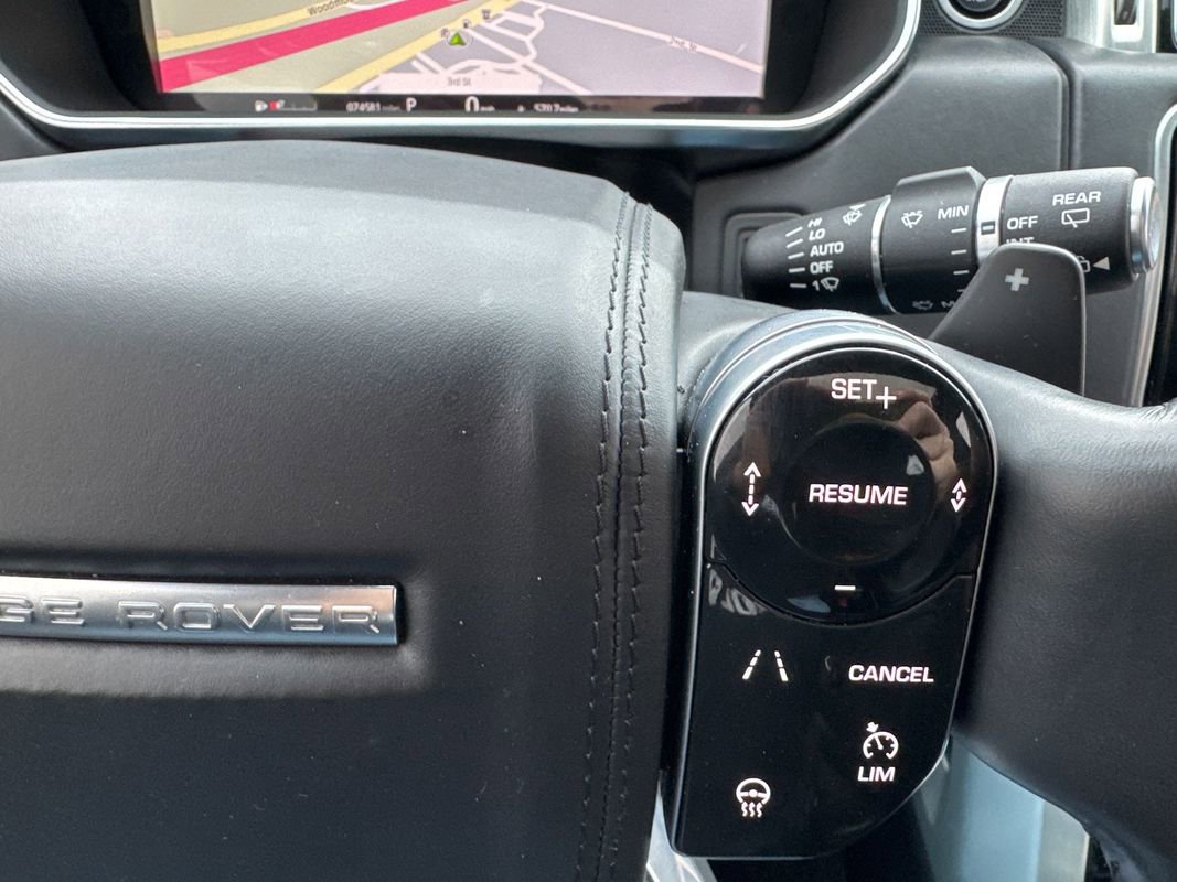 Used 2020 Land Rover Range Rover HSE image 37